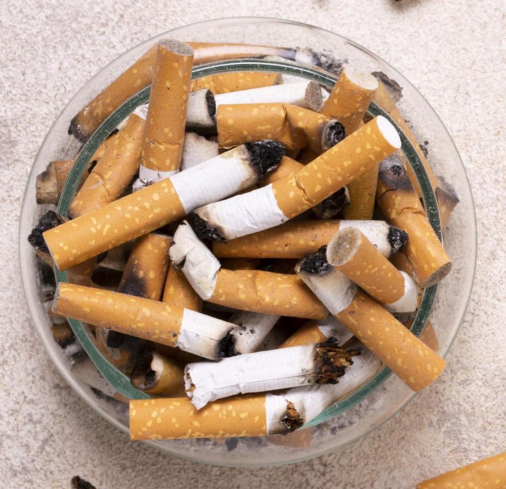 Tabaco y medio ambiente: el impacto de 54 mil colillas de cigarrillo por minuto en el país