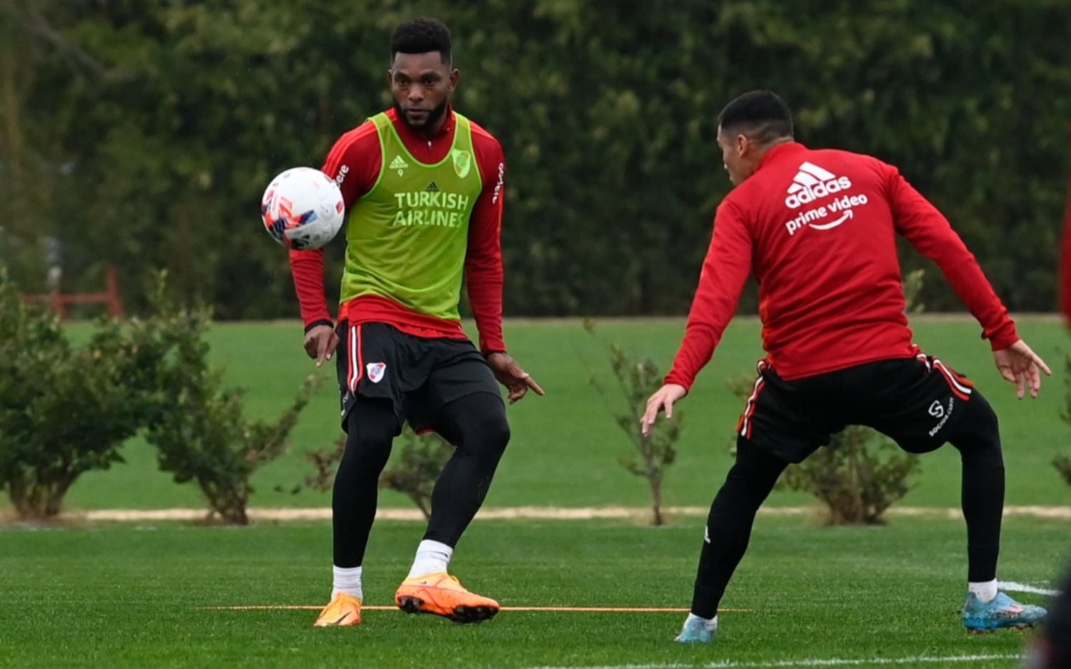 Pese a que entrenó con pelota, Borja no concentra en River