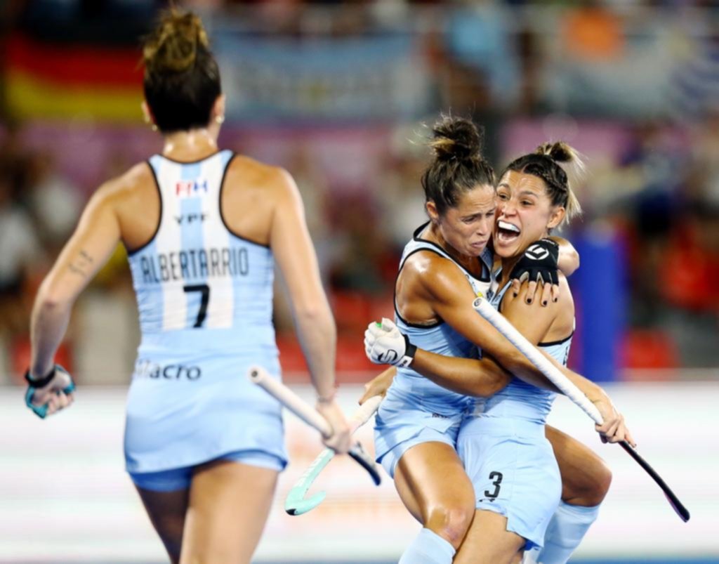 Las Leonas vencieron a Alemania y van por el título