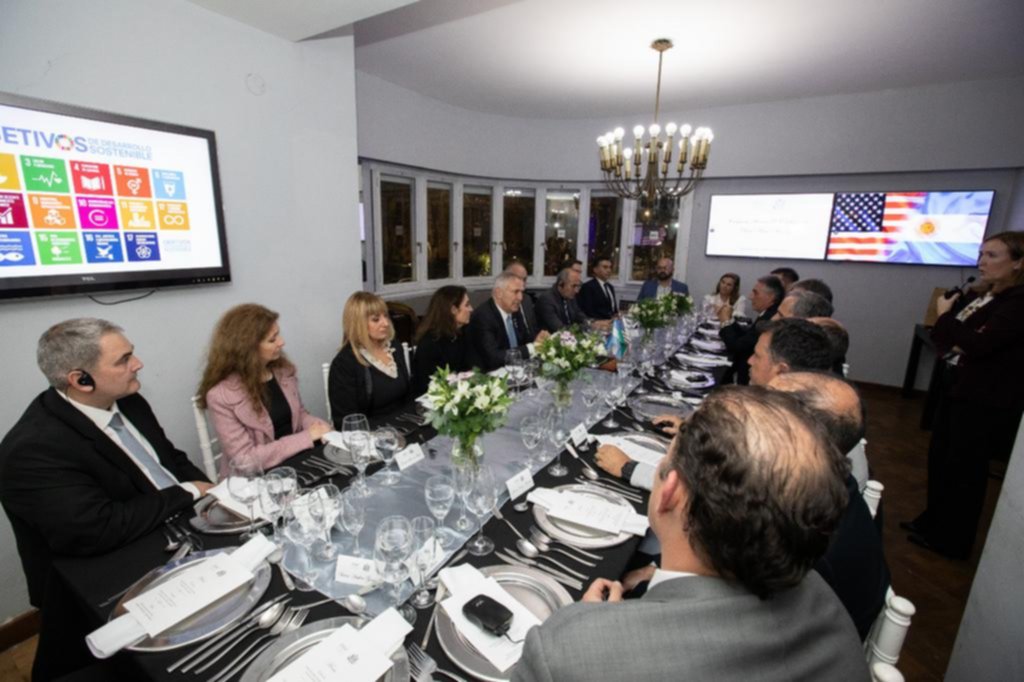 El embajador de Estados Unidos se reunió con empresarios platenses