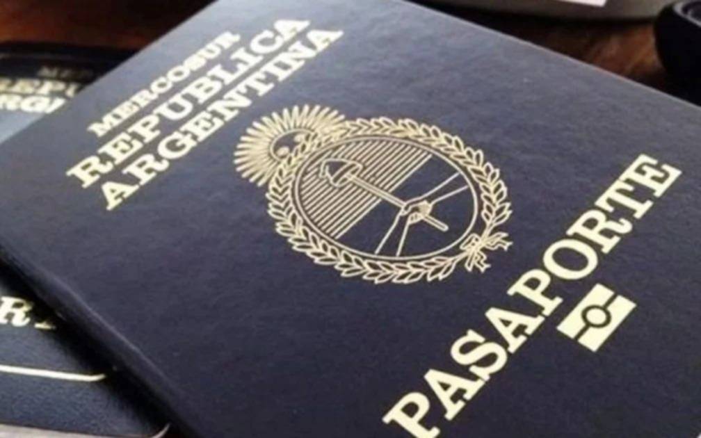 Entregas normalizadas: cuánto tarda y cuánto cuesta sacar el pasarporte argentino según el Renaper