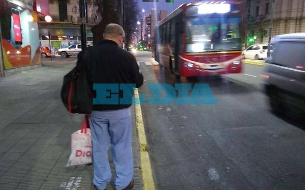 Anuncian paro parcial de colectivos en La Plata para mañana: hasta cuándo y a qué líneas afecta