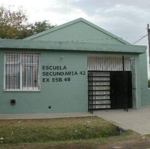 Entraron en una escuela de City Bell para robar comida