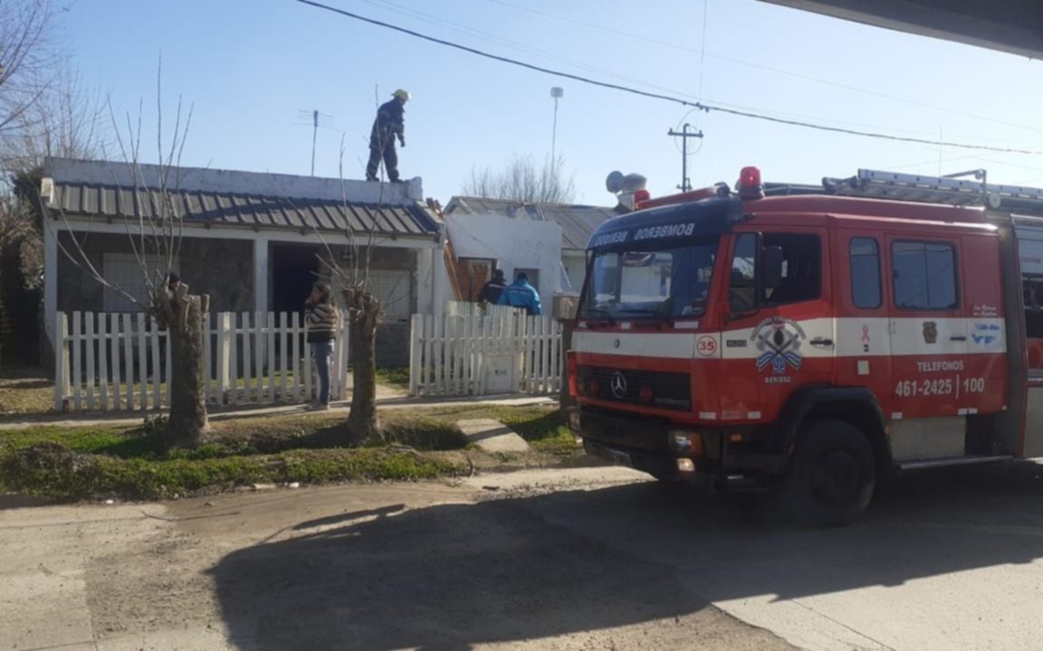 Un jubilado grave tras una explosión en una casa en Berisso: creen que hubo un escape de gas