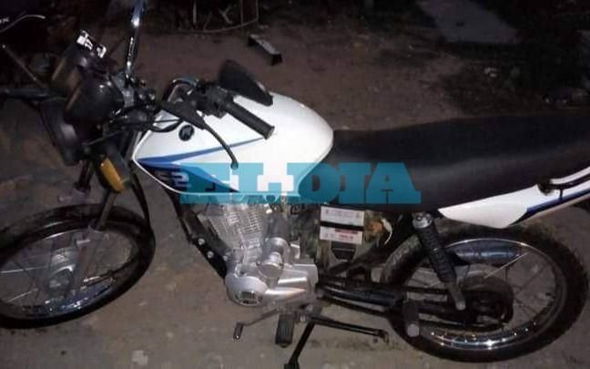 En pleno centro platense: le robaron la moto en la puerta del restaurante donde trabaja