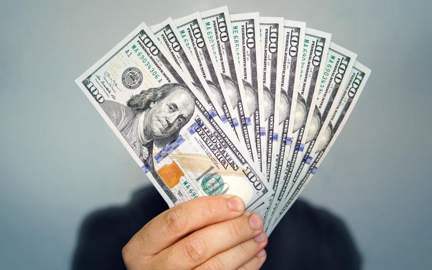 Incertidumbre en el Gobierno por el dólar: un valor para cada operación, falta de financiamiento y ¿más emisión?