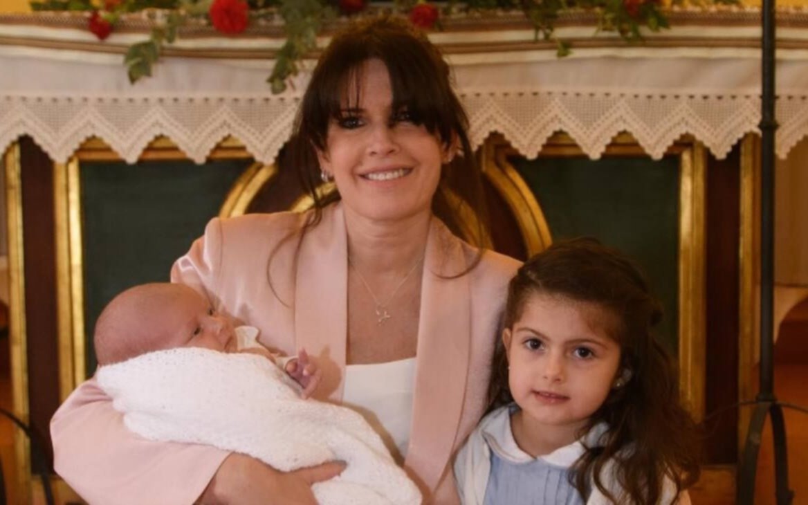En Salta: Isabel Macedo y Juan Manuel Urtubey bautizaron a su hija Julia