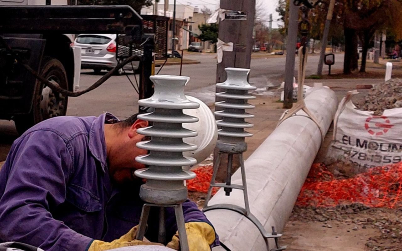 Colocaron 1.000 nuevas columnas de hormigón en el tendido eléctrico