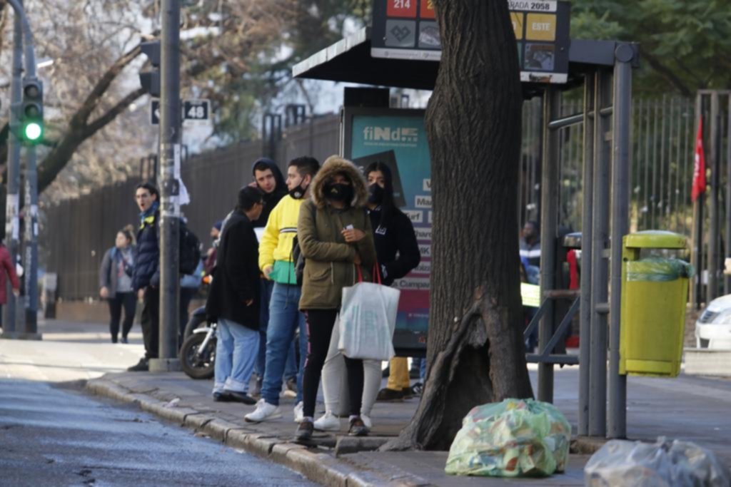 Aunque aumenta el boleto, los micros seguirán a “media máquina”
