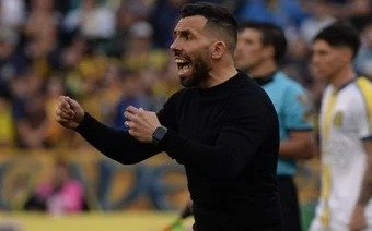 Tevez después del triunfazo en el clásico: "Ya me recibí de DT"