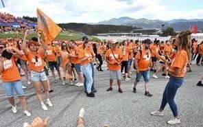 Los pilotos de F1 unidos contra el racismo: piden "el veto de por vida" para los fanáticos