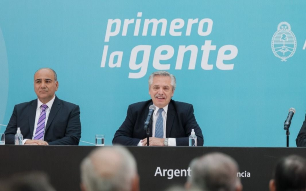 En medio de la tensión cambiaria, Alberto le apuntó al campo: "Guardan 20 mil millones de dólares y no los liquidan"