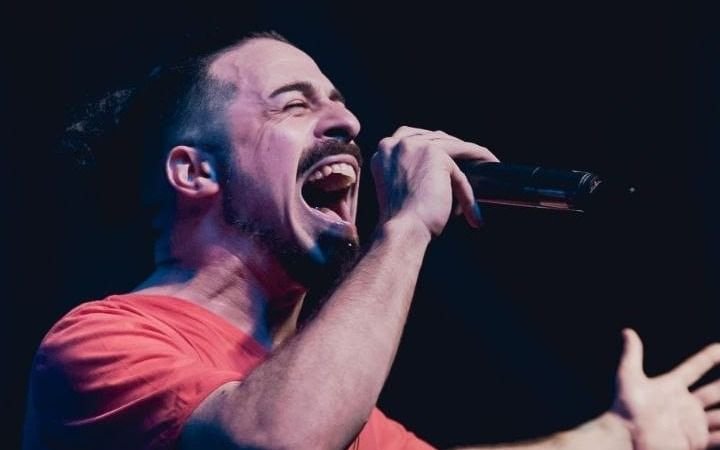 Rivales vuelve a salir a escena con amigos