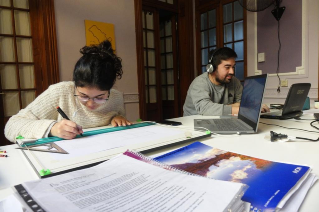 Cómo viven en La Plata más de 500 estudiantes en centros universitarios del interior