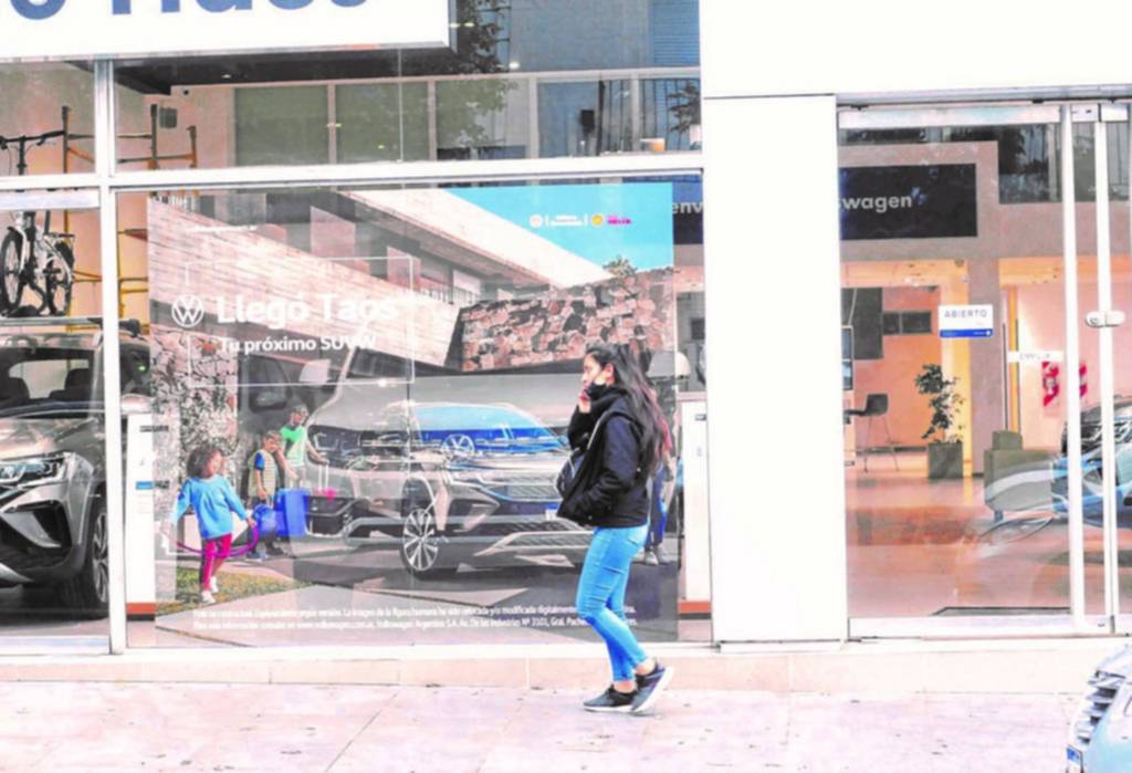 Los autos, del parate al negocio: la crisis y un vaivén en las concesionarias