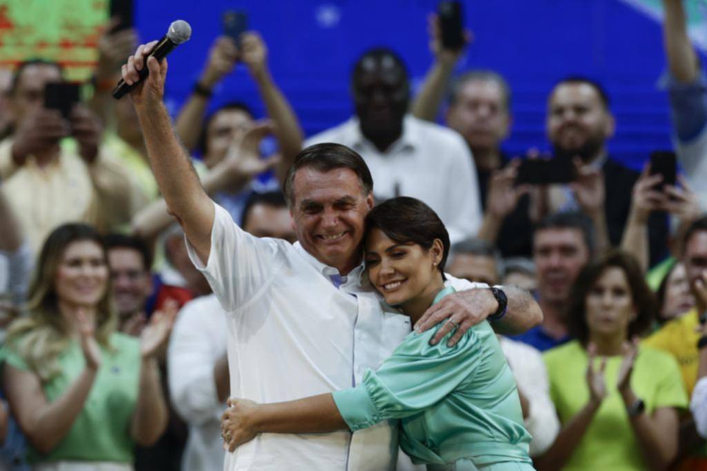 Bolsonaro se lanzó con críticas a Lula y a la Corte