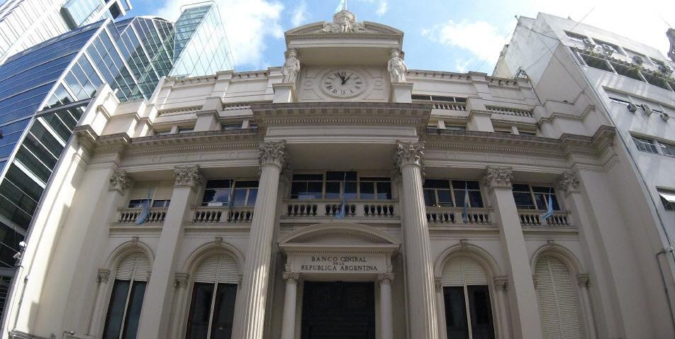 Con la mira en el dólar: expectativa por nuevas medidas