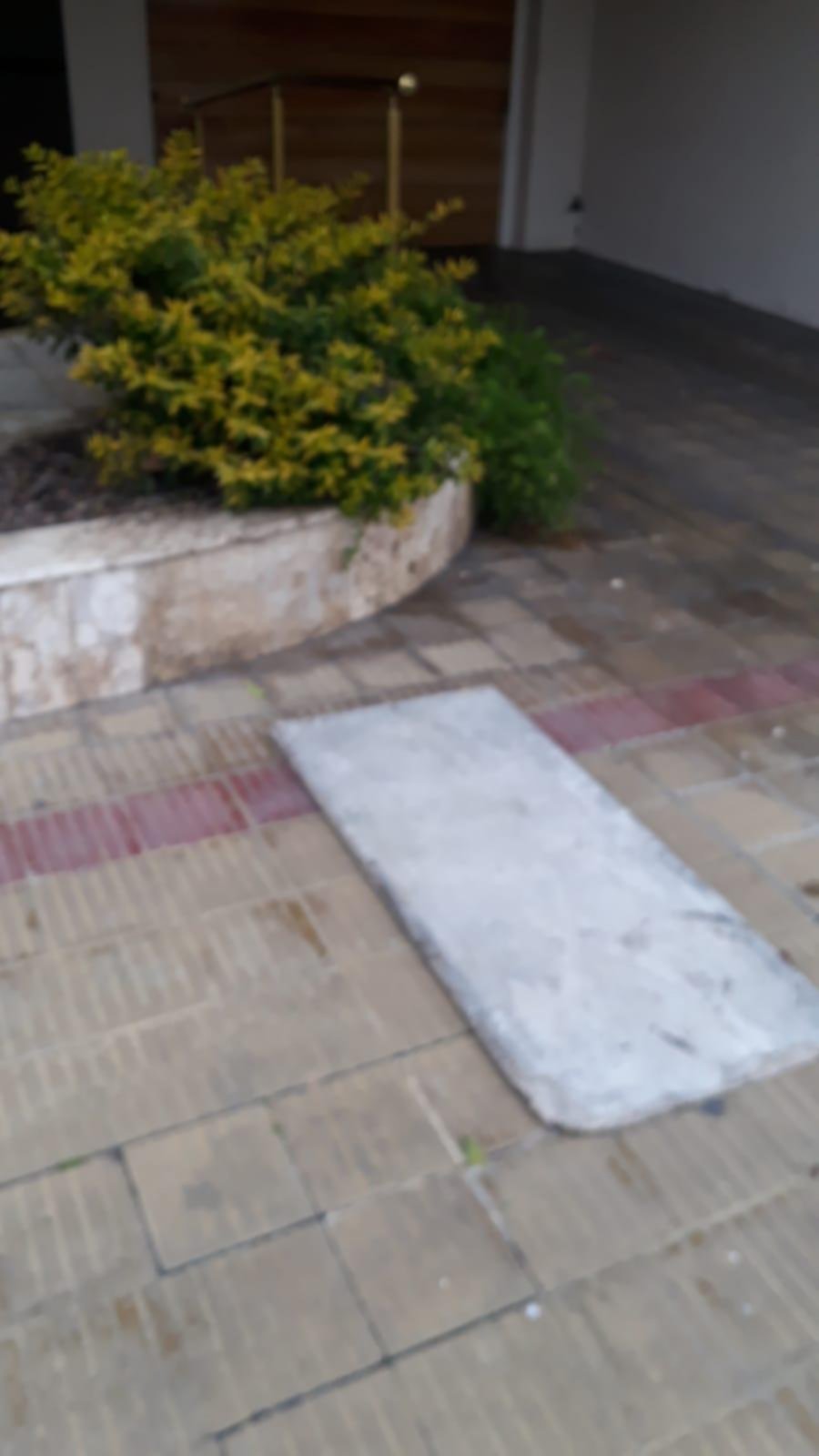 Denuncian faltante de tapas de tomas de agua