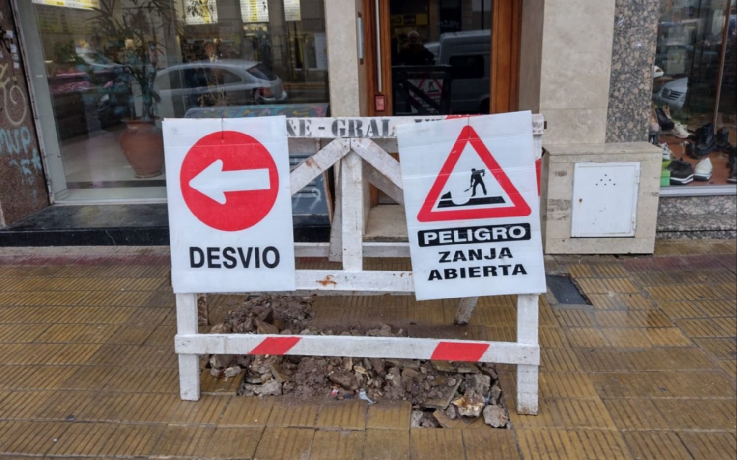 Vecinos de un edificio de La Plata denuncian "falta de suministro de agua" tras un arreglo de ABSA