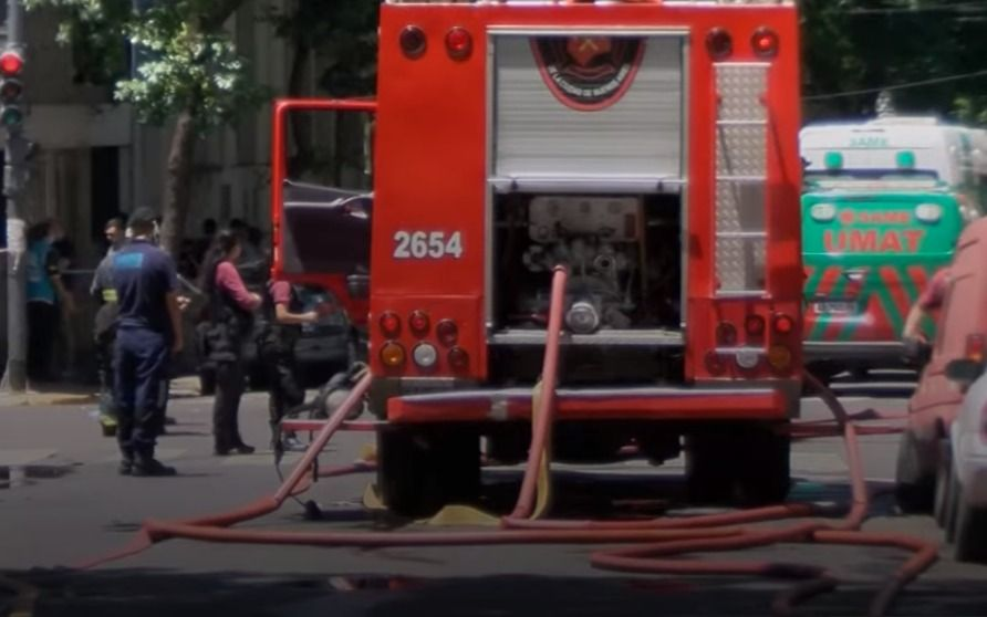Un incendio en Balvanera dejó a tres personas internadas