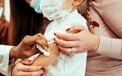 Ya inscriben a nenes de entre 6 meses y 3 años para vacunarse contra el Covid en la Provincia