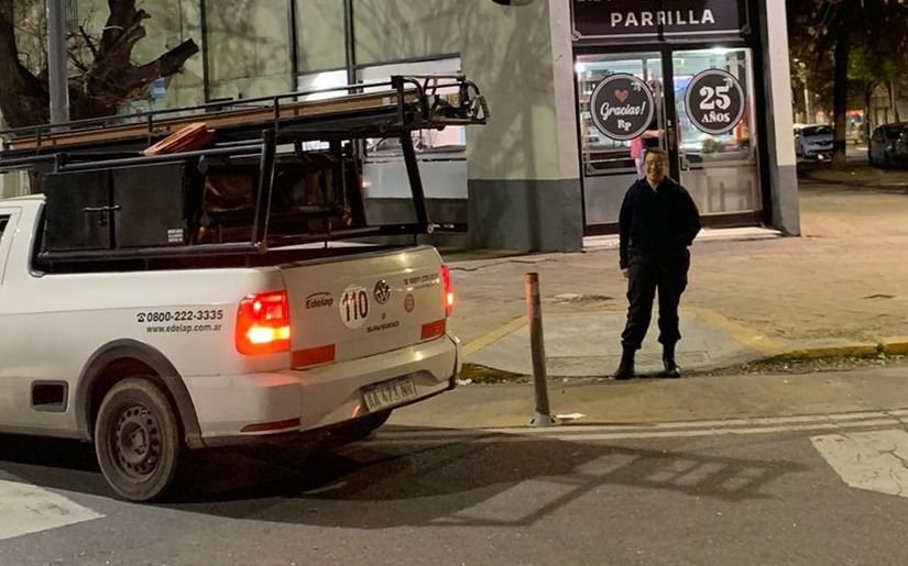 Descubren varios comercios platenses enganchados a la luz