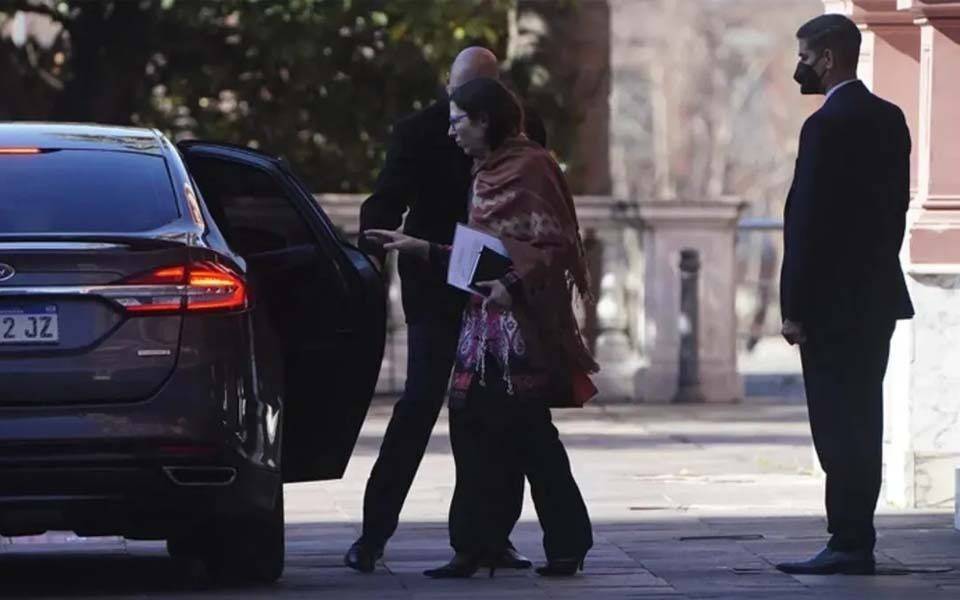 Silvina Batakis también puso a disposición su renuncia 