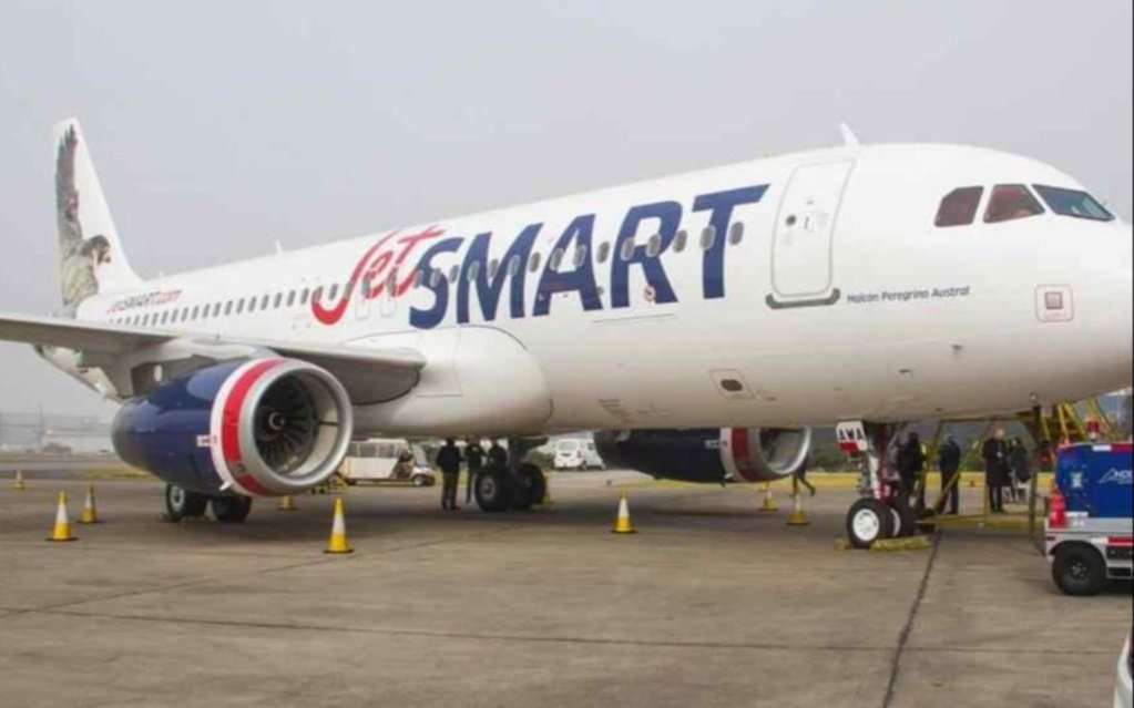 Susto en el aire: se desmayó el copiloto y un avión de JetSmart aterrizó de emergencia en Córdoba