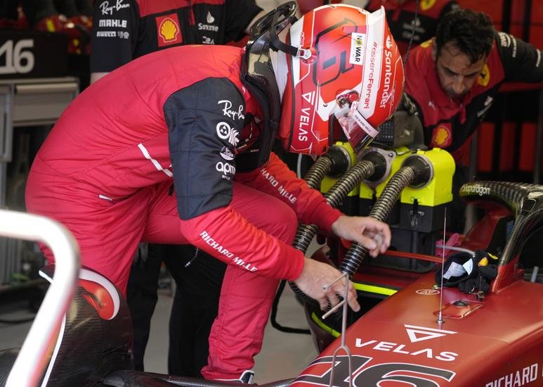 Leclerc dominó la segunda sesión de entrenamientos