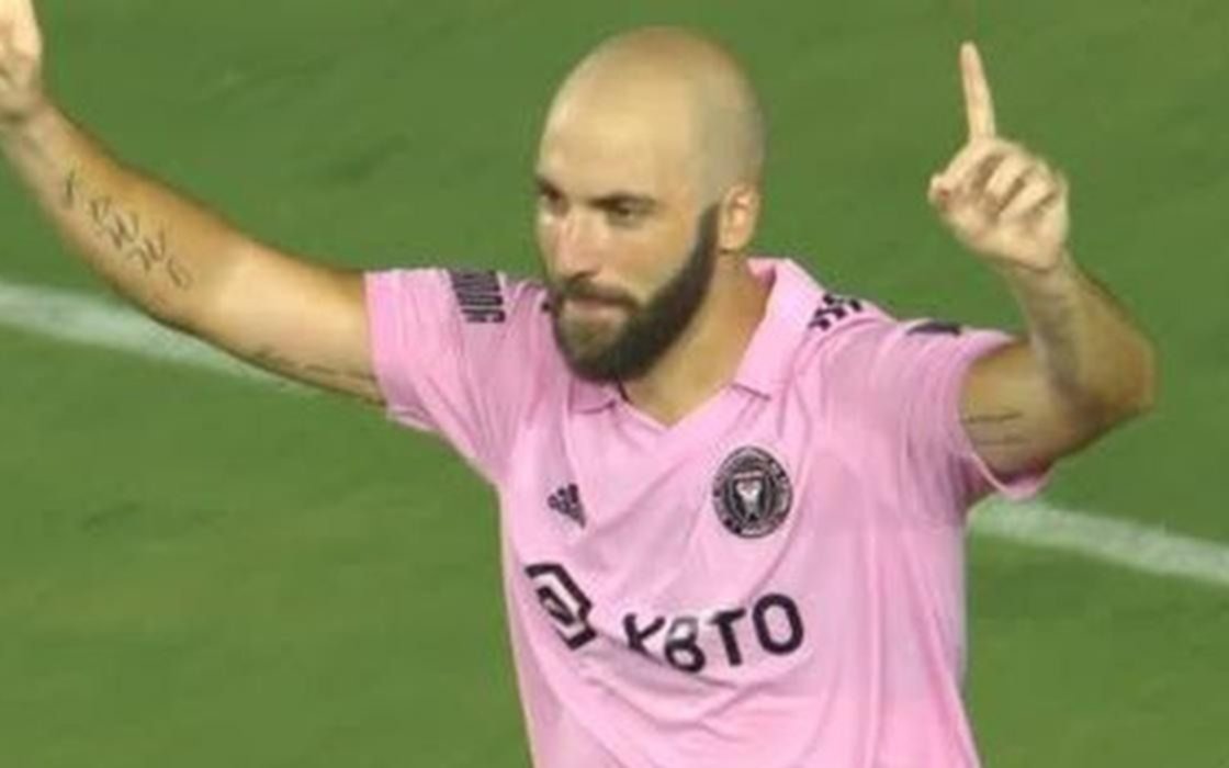 ¡Que momento, Pipa! Higuaín marcó 3 goles en 30 minutos en la MLS