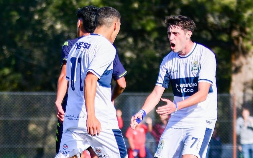 10 puntos, la cosecha ante Unión en juveniles