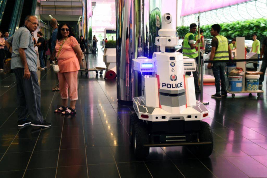 Se vienen los robots policías en las calles de Singapur