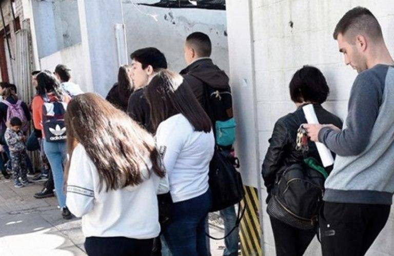 Inflación: hay deudas no bancarias en ocho de cada diez hogares argentinos