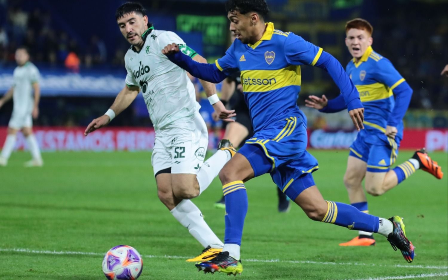 Boca le ganó 2 a 0 a Sarmiento y se recuperó en la Liga Profesional