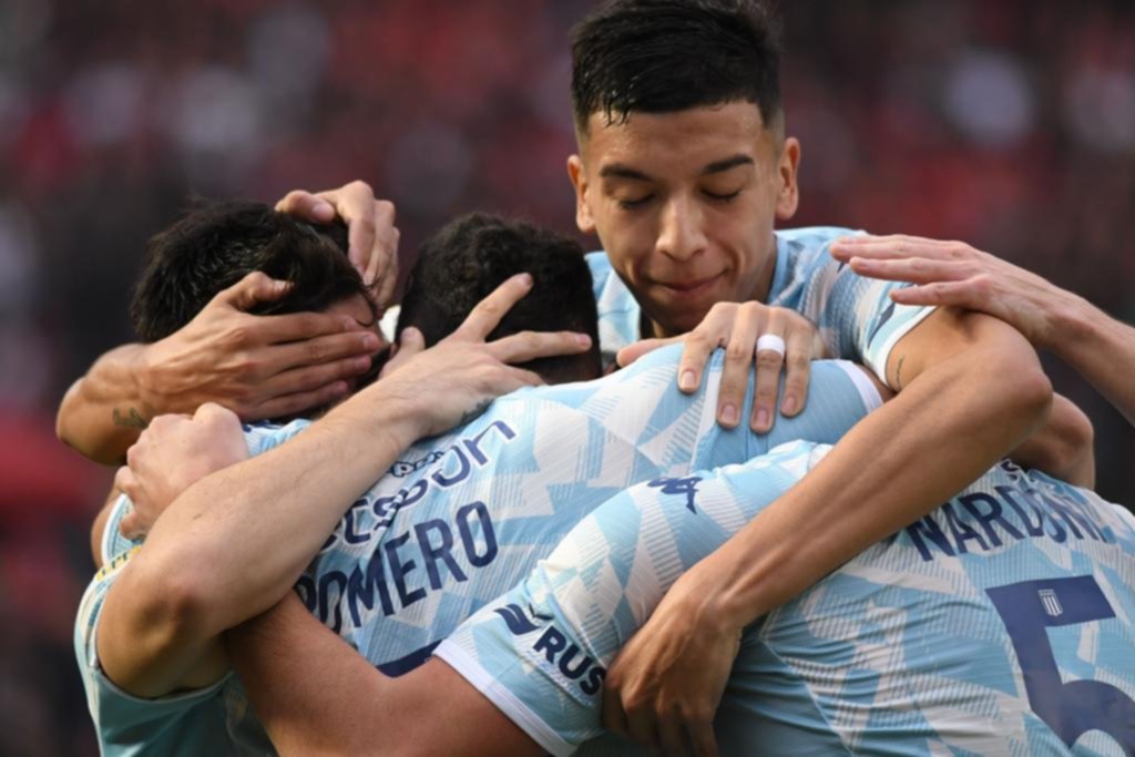 Racing recuperó la memoria y goleó a Colón en Santa Fe