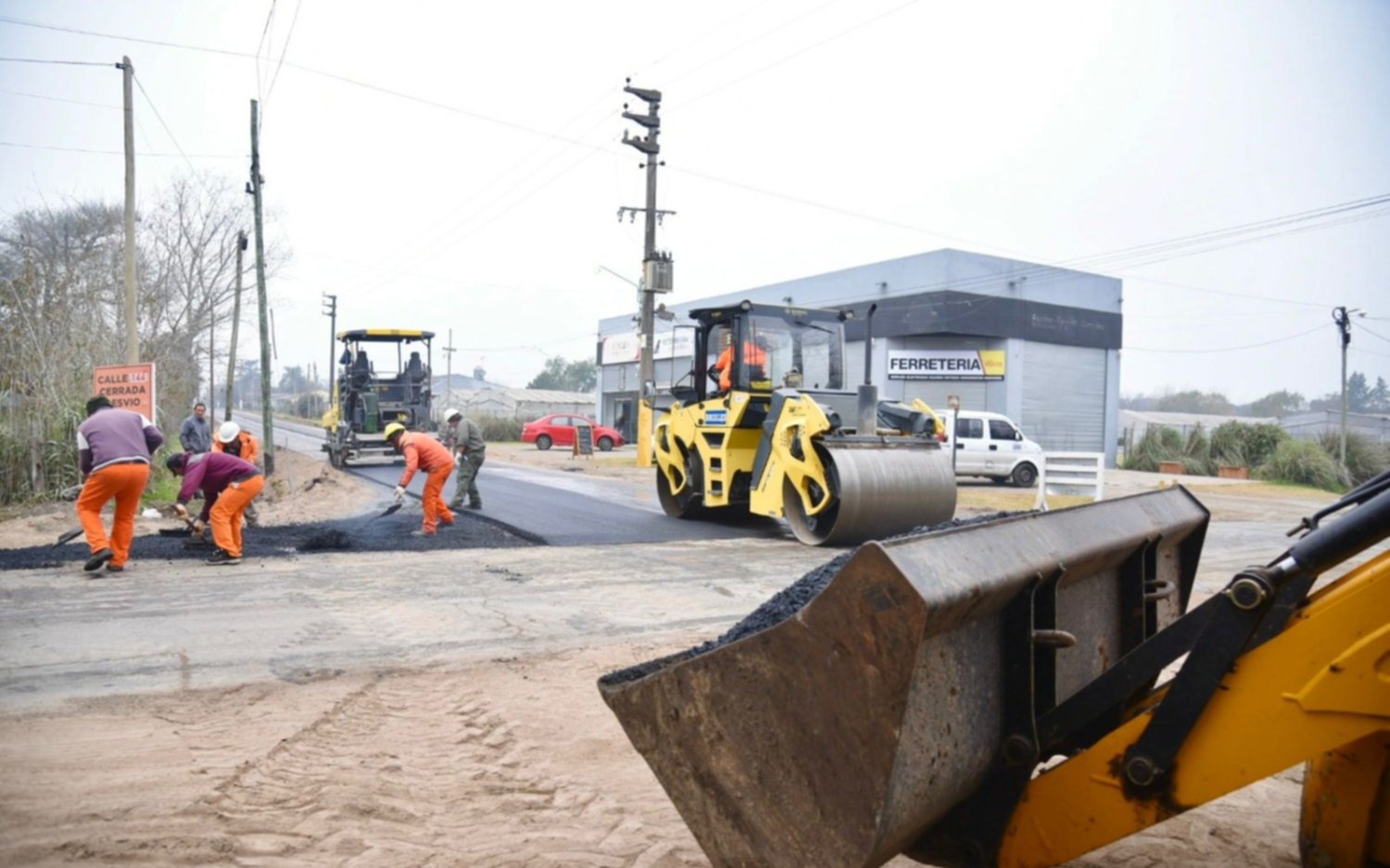 Avanza el megaplan de asfalto en los barrios de La Plata con 70 obras y más de 250 cuadras