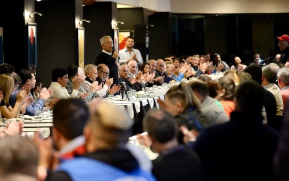 Alak recibió el apoyo de 85 gremios para su candidatura a intendente