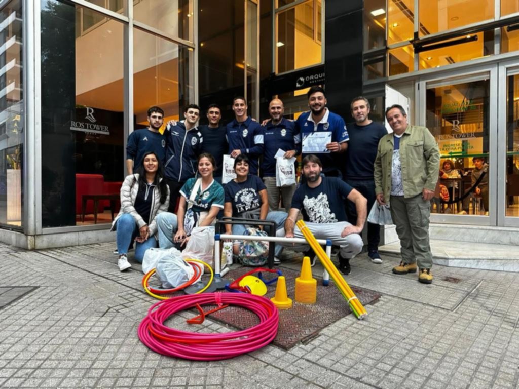 Los Lobos de Rosario recibieron a la delegación tripera en la previa