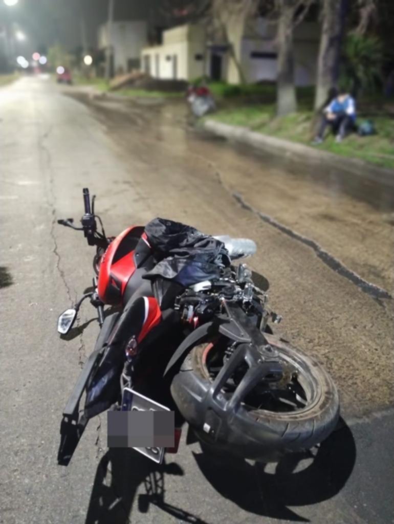 Dos heridos tras un brutal accidente entre dos motos