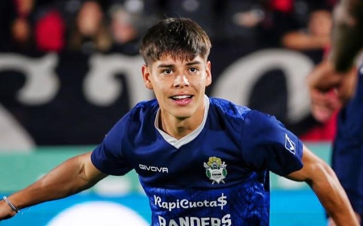 Domínguez tiene la cabeza puesta en el Lobo