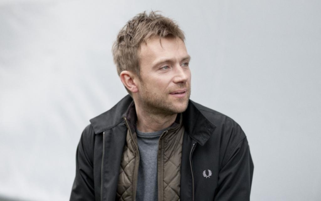 Para Damon Albarn, el yoga es mejor que la heroína y tendría que enseñarse en las escuelas