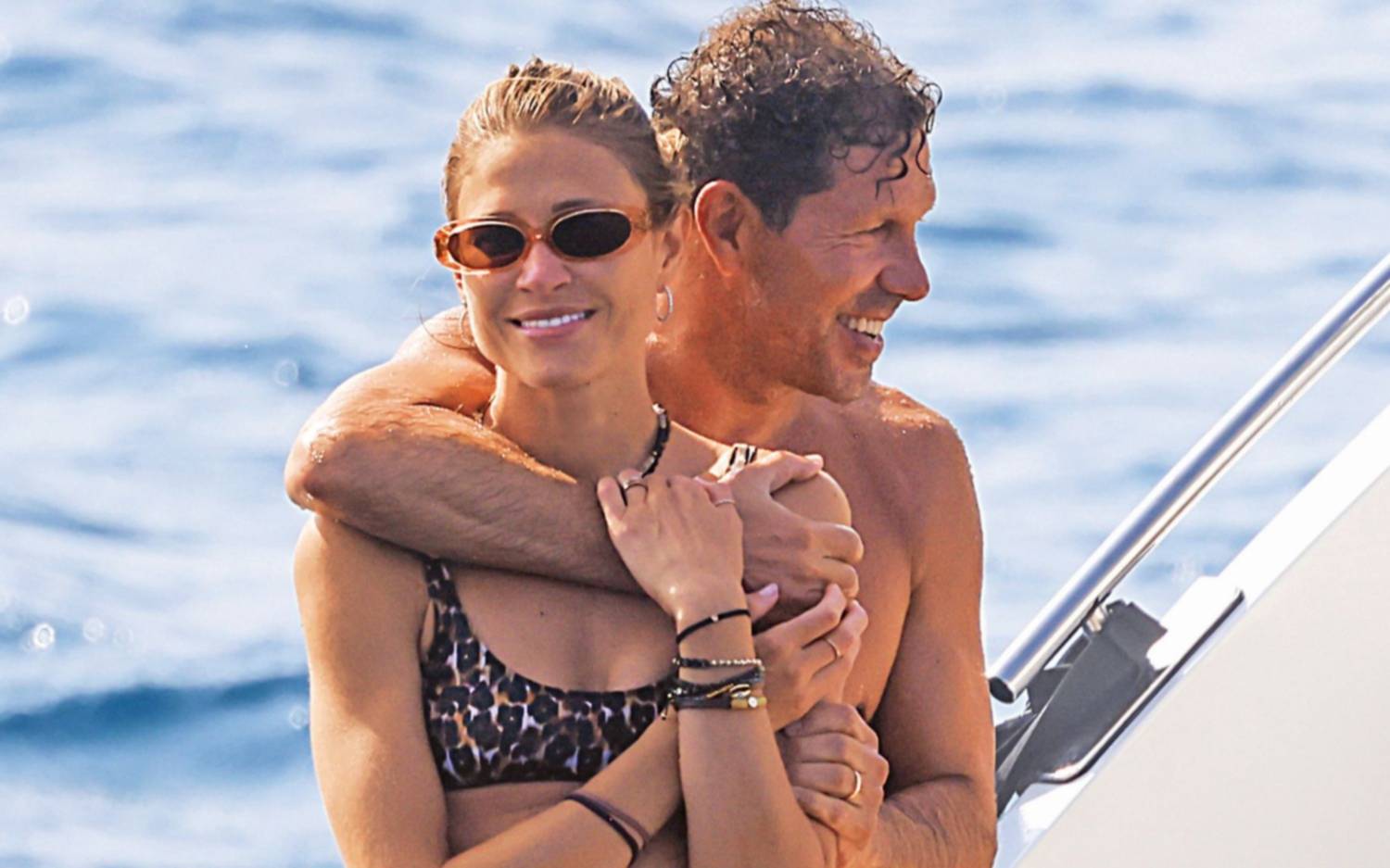 Diego Simeone y Carla Pereyra: vacaciones familiares en Ibiza, descanso y amigos 
