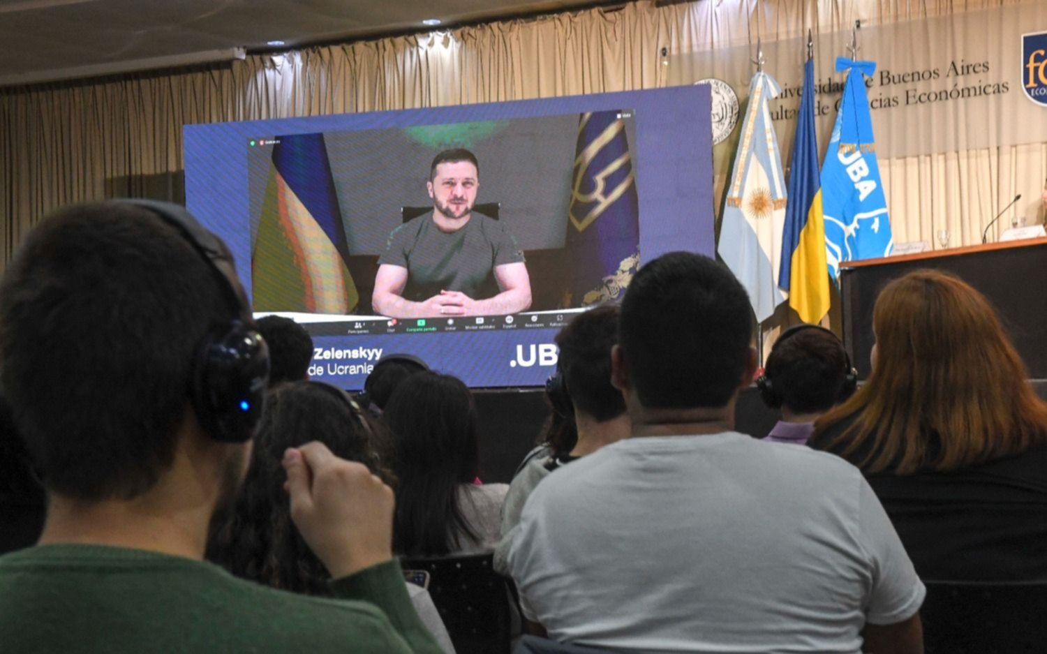 Zelensky dialogó con estudiantes de la UBA y dijo que "no veo relaciones tan estrechas con Argentina"