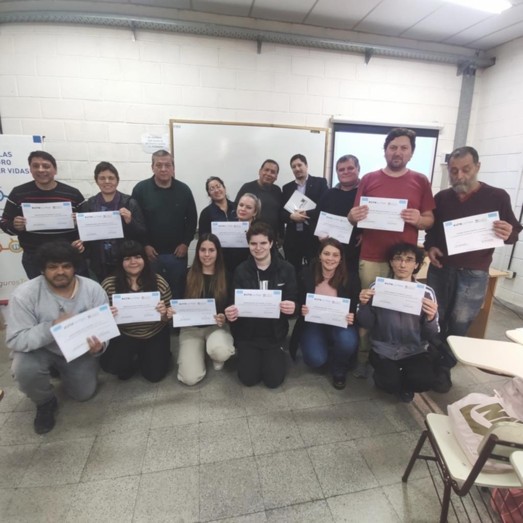 Completaron un curso de Community Manager y recibieron su diploma
