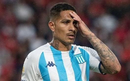 Paolo Guerrero se desvinculó de Racing a seis meses de firmar