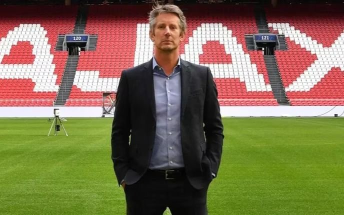 Internaron al ex arquero neerlandés Van der Sar