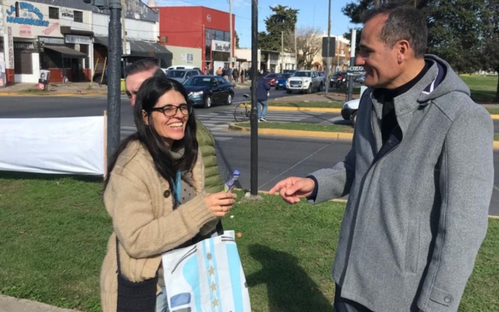 Elecciones 2023: Escudero recorrió las 100 mesitas por la ciudad verde de UxP