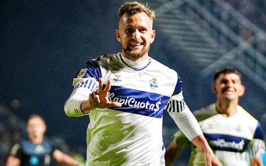 Sin Colazo, el plantel tripero entrena y viaja a Tucumán