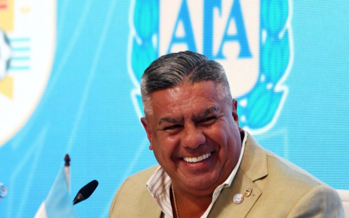 "Chiqui" Tapia agradeció el reconocimiento al seleccionado argentino en los Martín Fierro