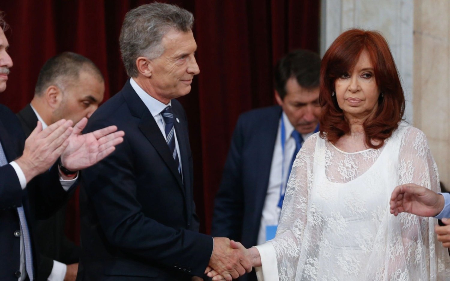 Siguen los chispazos entre Macri y Cristina en Twitter: "Usted es muy mentiroso ingeniero"